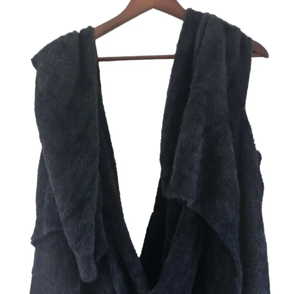 Aerie Black Faux Fur One Size Over Size Open Cardigan Hooded Pockets NEW NWT - Picture 2 of 5